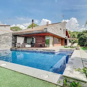 Villa Xauxa, Sant Pere de Vilamajor
